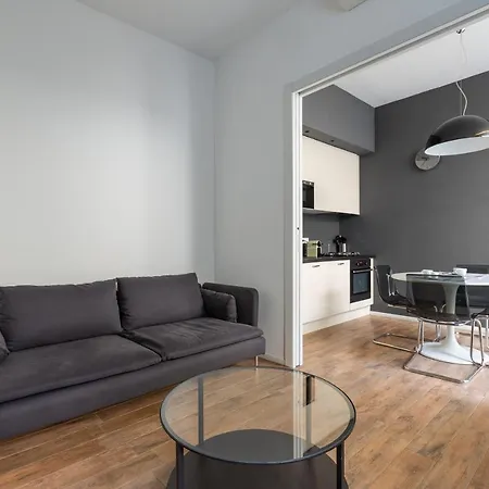 Apartment Tricolore Modern And Cozy Milan