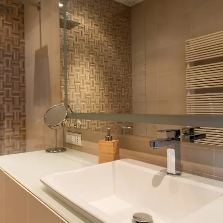Tricolore Modern And Cozy Apartment Milan
