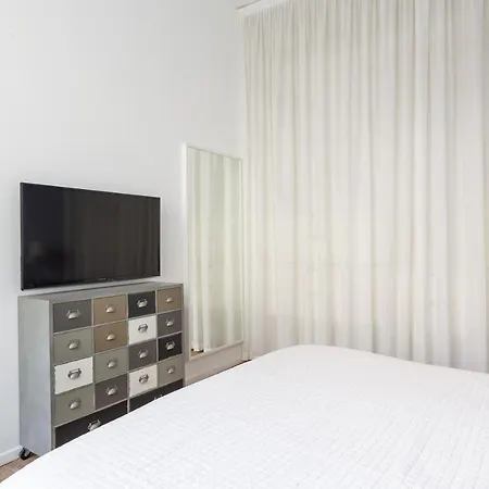 Apartment Tricolore Modern And Cozy