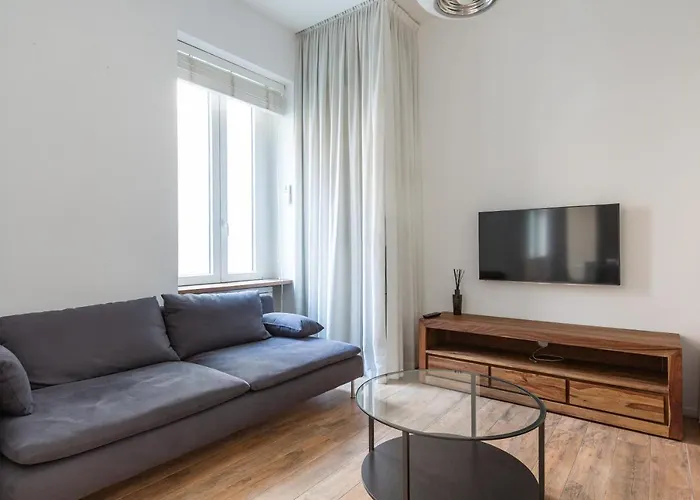 Easytopstay - Tricolore Modern And Cozy Apartament