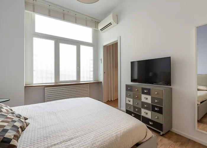 Easytopstay - Tricolore Modern And Cozy Mediolan